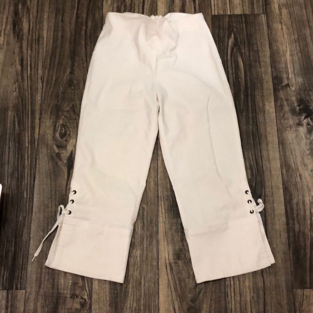 White Capri style pants